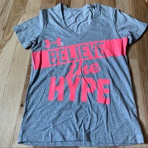 NWOT Under Armour Heat Gear Believe The Hype Heather Grey & Neon Pink V-Neck Tee